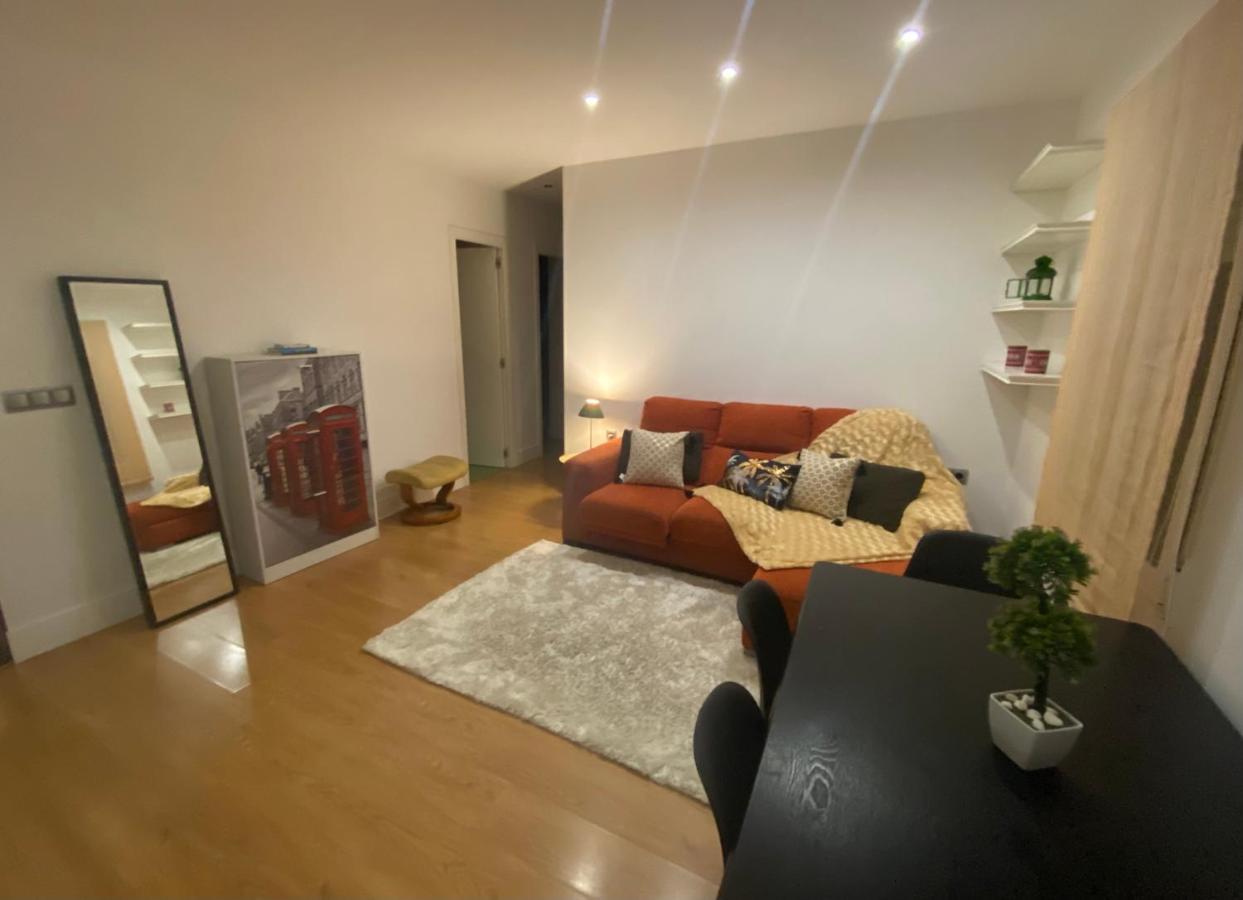 De Frente A 4 Torres, Habitacion Con Bano Hotel Madrid Exterior photo