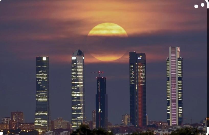 De Frente A 4 Torres, Habitacion Con Bano Hotel Madrid Exterior photo